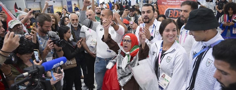 Filistinli sporcular, olimpiyat oyunları için geldikleri Fransa'da coşkuyla karşılandı