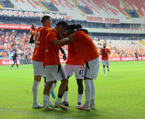 Adanaspor'u 2-1 yenen Çorlu Spor 1947, 4. tura yükseldi.