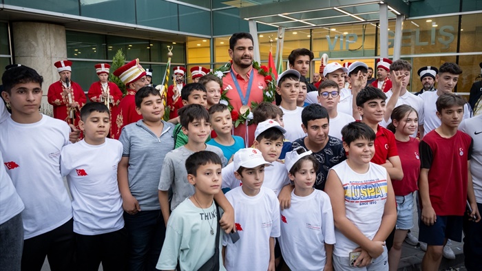 Olimpiyatta bronz madalya kazanan Taha Akgül'den hakemlere tepki