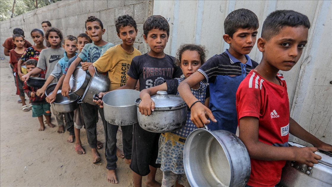 Gazze'de Filistinlilere yönelik tehditlerini artıran İsrail, yeni bir "açlık dalgası" oluşturmak istiyor