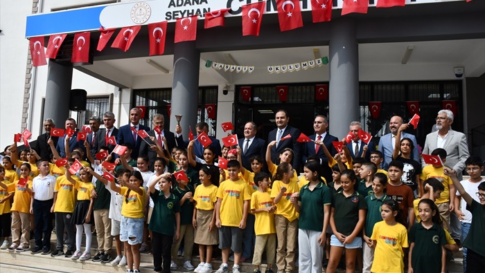 Adana'da İlköğretim Haftası törenlerle kutlandı