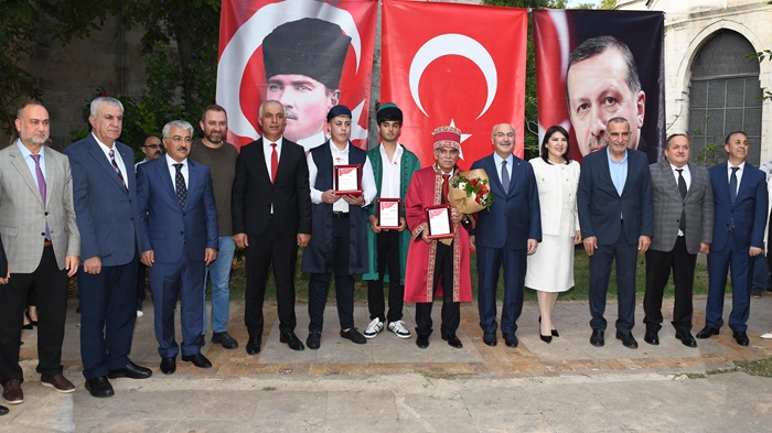 Adana’da Ahilik Haftası Coşkusu Yaşandı İlin Ahisine Kaftanını Vali Köşger Giydirdi