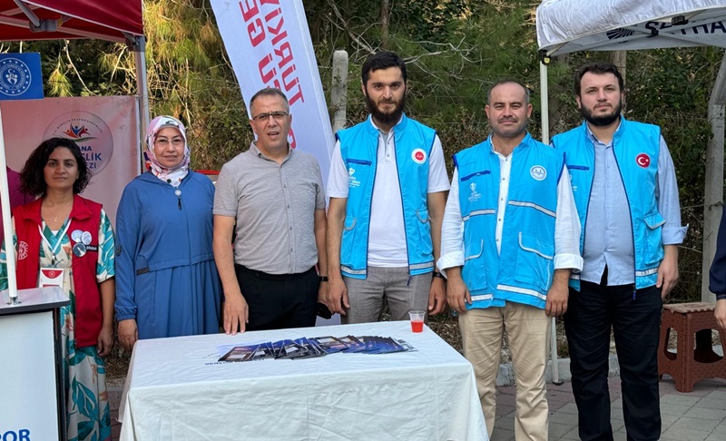 Adana’da üniversite öğrencilerine sıcak karşılama