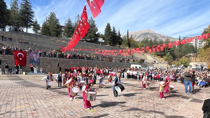 Adana'da öğrenciler "Köylüm Şef Yarışması"nda hünerlerini sergiledi