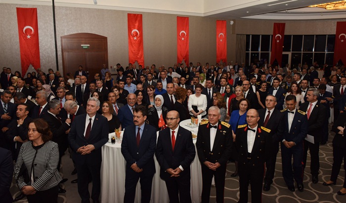 Vali Mahmut Demirtaş’tan Cumhuriyet Resepsiyonu