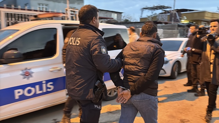 Adana'da uyuşturucu satıcılarına operasyon