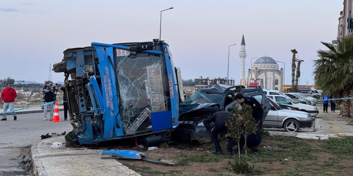 Adana'da yolcu midibüsü ile cip çarpıştı: 7 yaralı