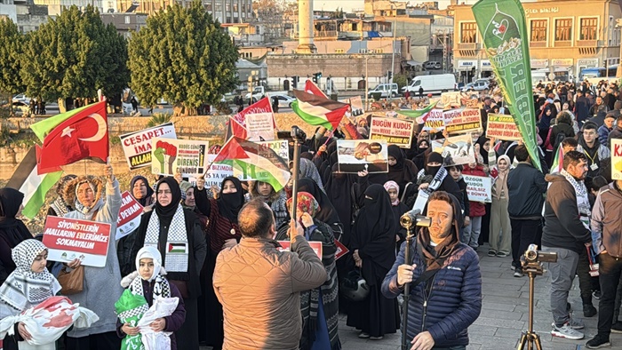 Adana'da İsrail'in Filistin'e yönelik saldırıları protesto edildi