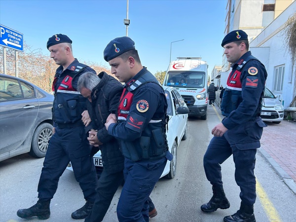 Adana'da yol kenarında ölü bulunan çocuğun anne ve babası tutuklandı