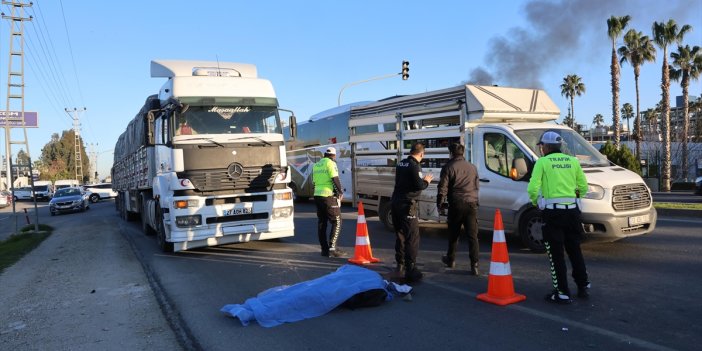 Adana'da tırla çarpışan motosikletin sürücüsü öldü