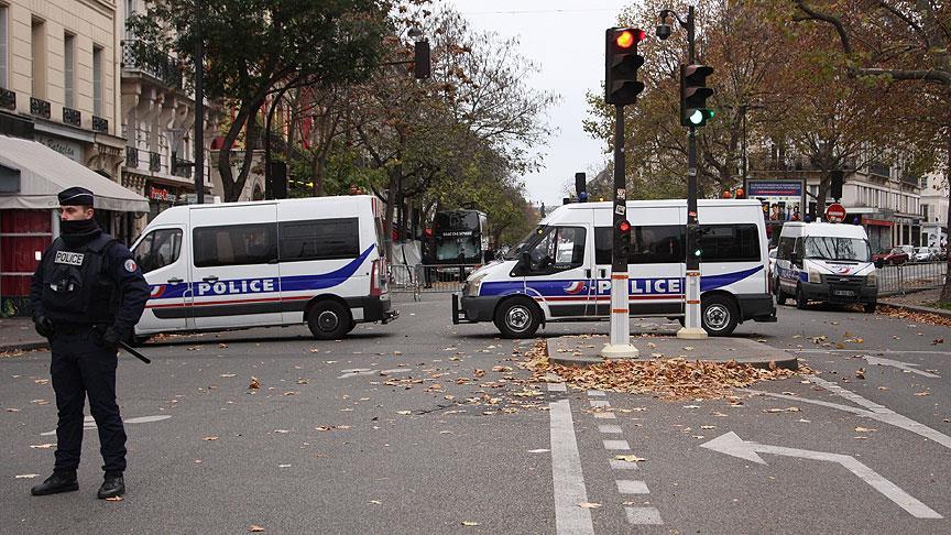 Türkiye'nin Paris Büyükelçiliği binasına molotoflu saldırı