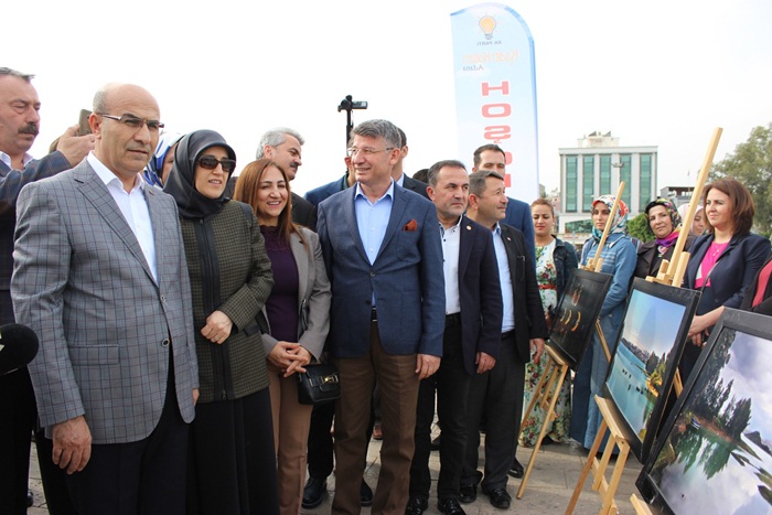 AK Partili kadınlardan Adana ve 15 Temmuz sergisi 
