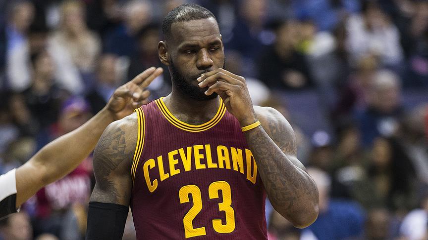 LeBron'dan Muhammed Ali sergisine bağış