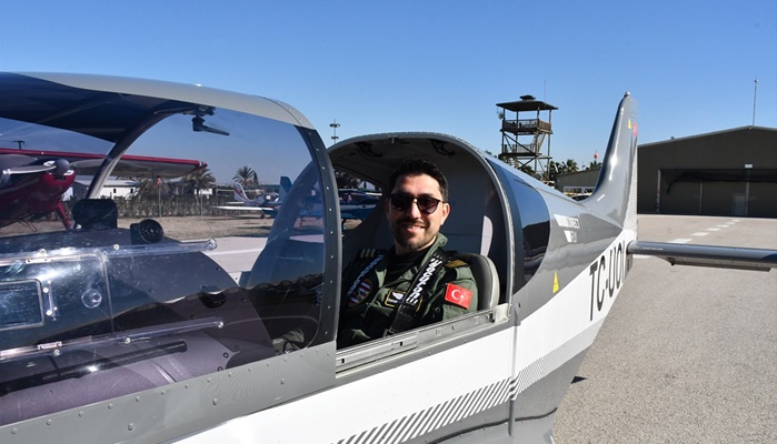 Yazılım sektörünü bırakıp havacılık hayalini gerçekleştiren pilot öğrenci yetiştiriyor