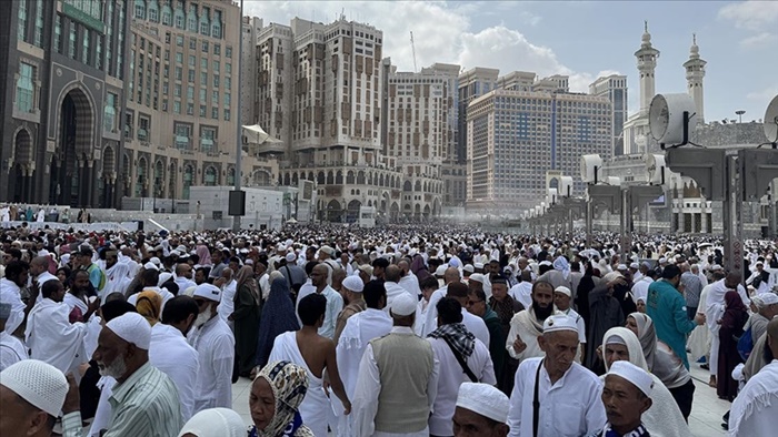 Kabe'de 500 bin kişi ile günlük umre rekoru kırıldı