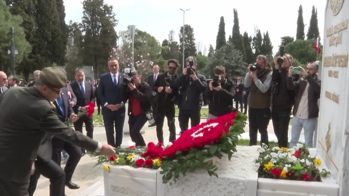 Mehmet Akif Ersoy, İstiklal Marşı'nın kabulünün 104. yılında kabri başında anıldı