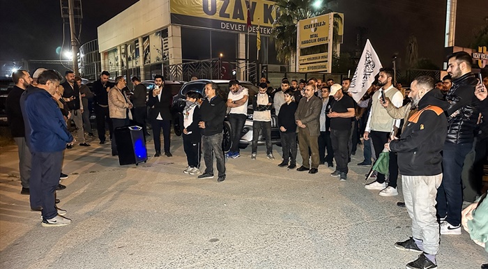 İsrail'in Gazze'ye yönelik saldırıları, Adana'daki ABD Konsolosluğu önünde protesto edildi