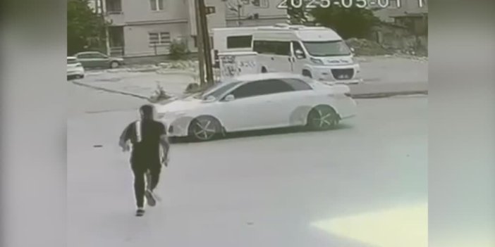 Adana'da sahipsiz köpeklerin saldırdığı 2 çocuk esnafın yardımıyla kurtarıldı