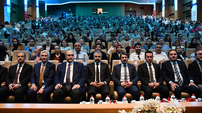 Adana'da "Maarif Modeli Aile Okulu Buluşmaları" düzenlendi