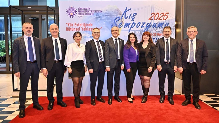 Çevrimiçi toplantı ekranında ve sosyal medyada yüzünü gören, estetiğe koştu