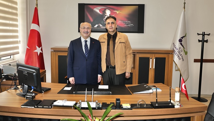 Vali Köşger, ÇÜ Kozan İşletme Fakültesi Dekanı Prof. Dr. Çiftçi’yi ziyaret etti.