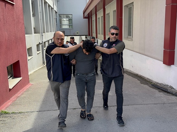 Adana'da terör örgütü DEAŞ'a yönelik operasyonda yakalanan 5 şüpheli tutuklandı