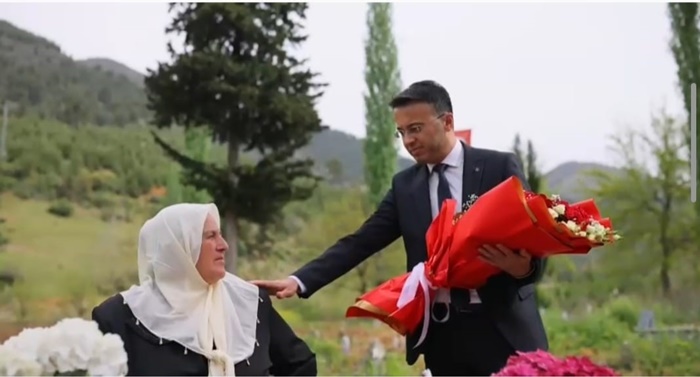 Şehit annesi: "Devletimiz oğlumun yokluğunu bana aratmamak için hep yanımda oldu"