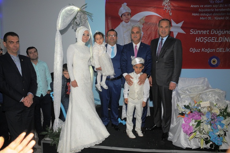 Mehter marşlarıyla sünnet düğünü