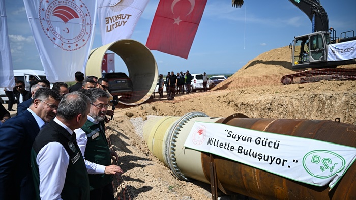 Tarım ve Orman Bakanı Yumaklı, Adana'da Yedigöze Sulama Projesi'nde incelemelerde bulundu: