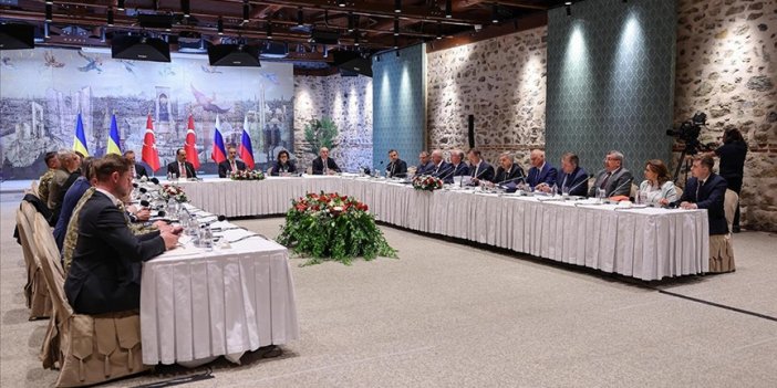İstanbul barış müzakerelerinde Türkiye'nin diplomatik rolü dünya basınında yankı buldu