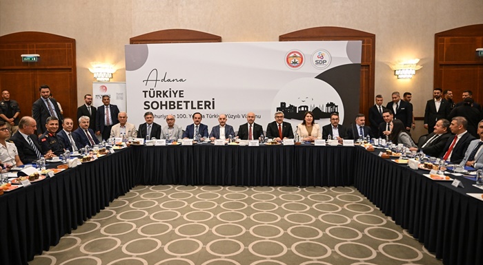 Adana'da "Türkiye Sohbetleri" toplantısı düzenlendi