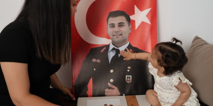 Duygulandıran hikaye: Şehit eşiyle yaptıklarını şimdi 13 aylık kızıyla yapıyor