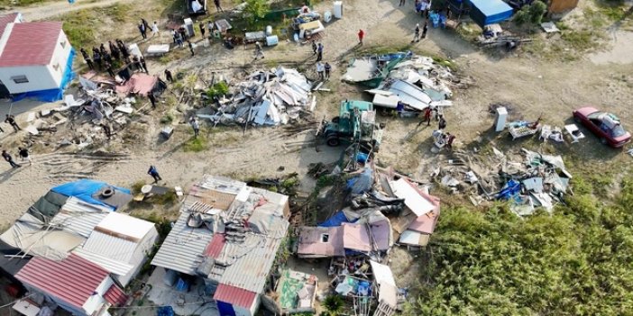 Adana'da deniz ve nehir kıyılarında kaçak yapılaşmayla mücadele sürüyor