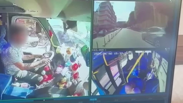 Adana'da minibüsün çarptığı yaya, tedavi altına alındığı hastanede hayatını kaybetti