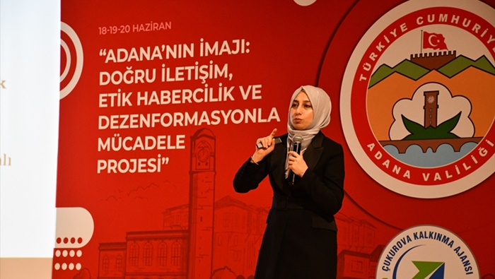 Adana'da "Dezenformasyonla Mücadele Semineri" düzenlendi