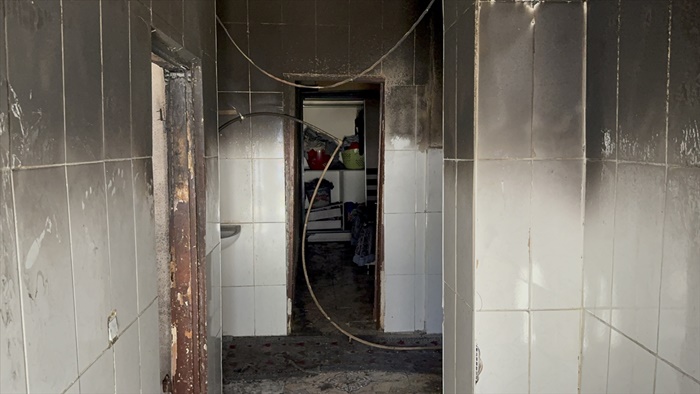 Adana'da 5 kişilik ailenin evi kundaklandı