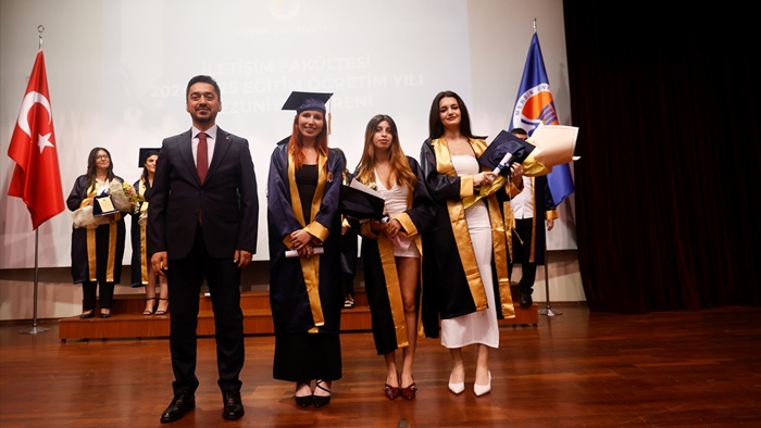 Mersin Üniversitesi İletişim Fakültesinde mezuniyet töreni yapıldı