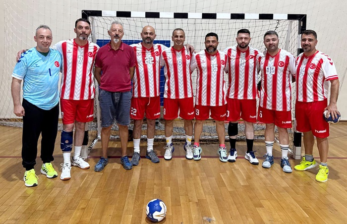 Adanalı Veteran Hentbolcular Şampiyonluğa Abone Oldu