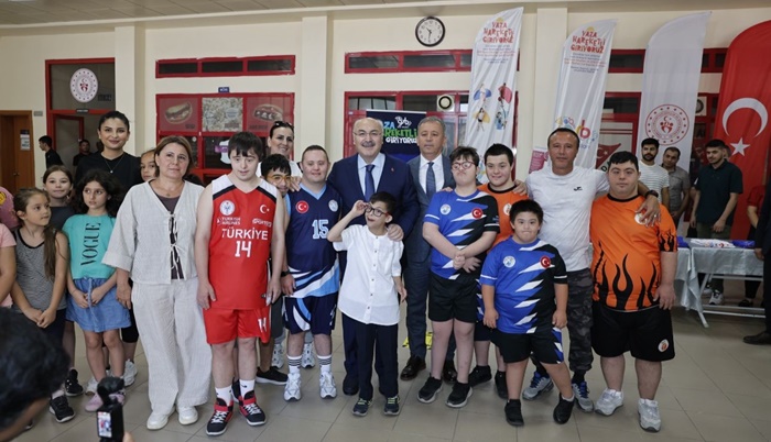 Vali Köşger Gençlik Ve Spor Bakanlığı Spor Okulları Ve Engelsiz Spor Okulları Açılış Programına Katıldı