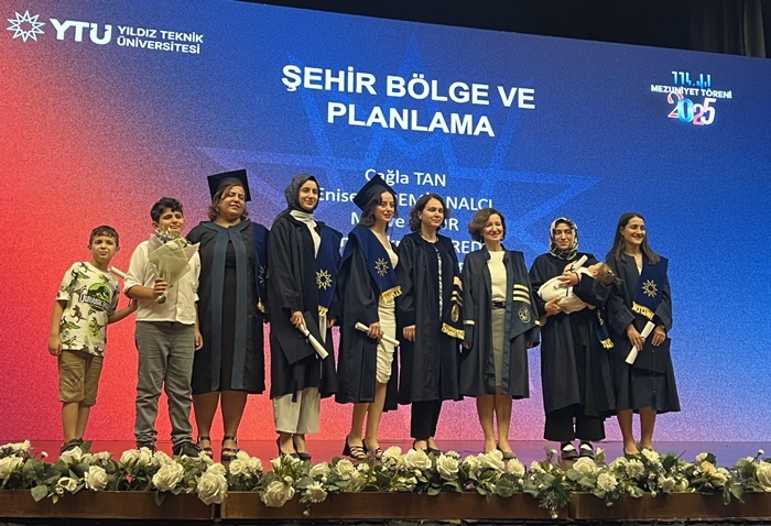 Yıldız Teknik Üniversitesi'nde Mezuniyet Heyecanı