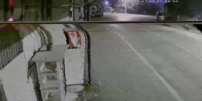 Adana'da çukura yuvarlanan otomobildeki 4 kişi yaralandı