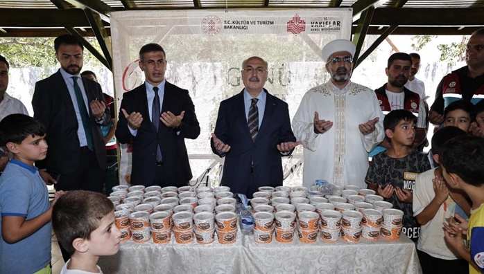 Vali Köşger'den Yüreğir İlçesi Ulubatlı Hasan Mahallesi’ne Ziyaret