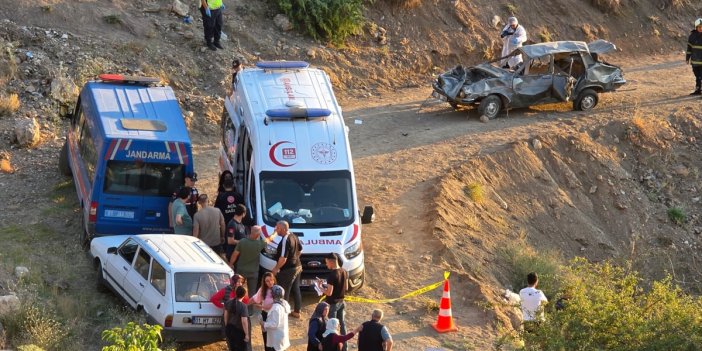 Adana'da uçuruma yuvarlanan otomobildeki 1 kişi öldü, 7 kişi yaralandı