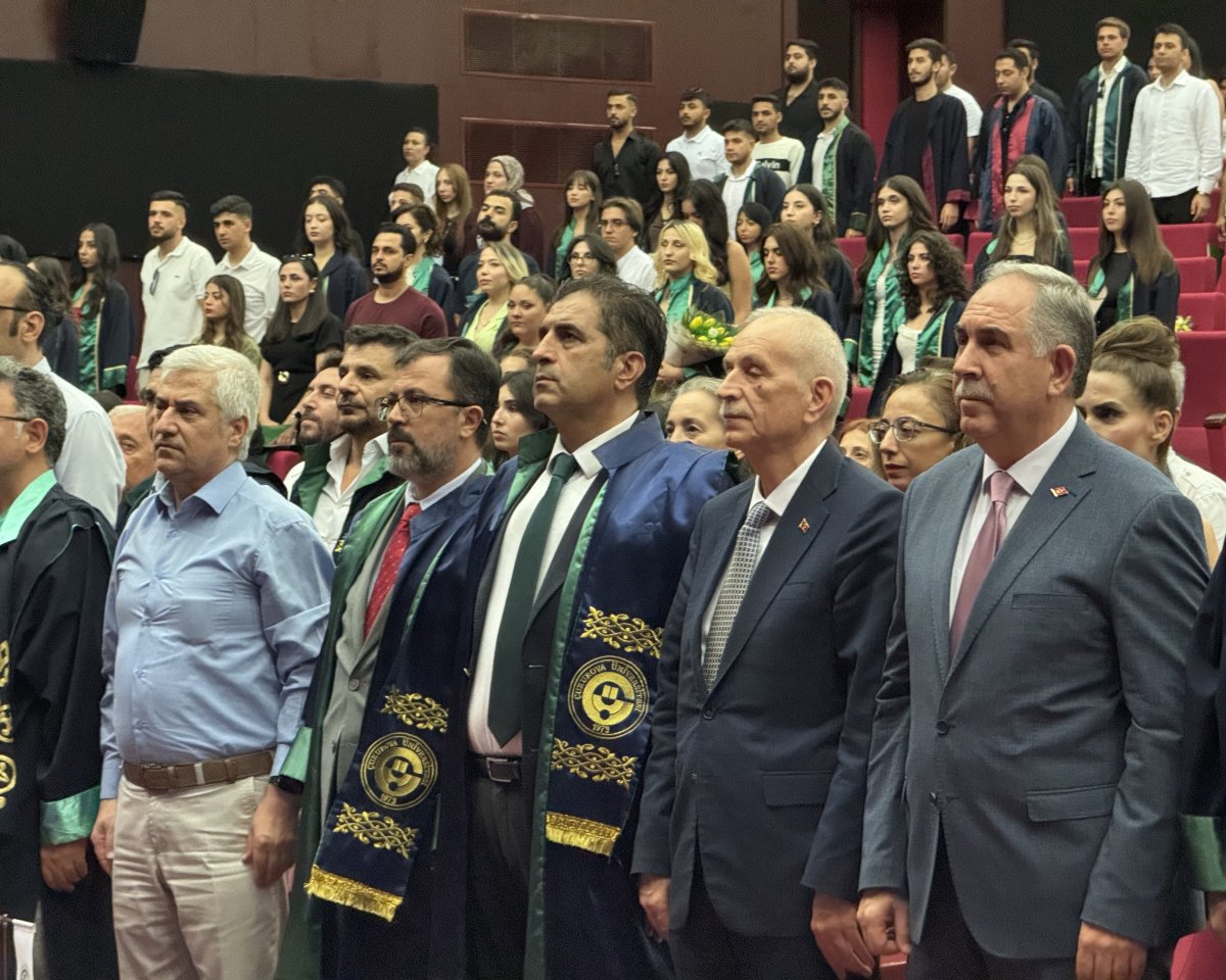 Çukurova Üniversitesi Adana Meslek Yüksekokulu'nda mezuniyet töreni düzenlendi