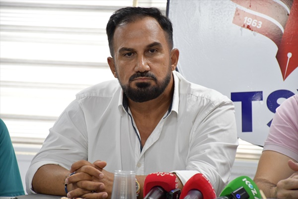 Adanaspor Teknik Direktörü Yüksel Yeşilova basın mensuplarıyla bir araya geldi