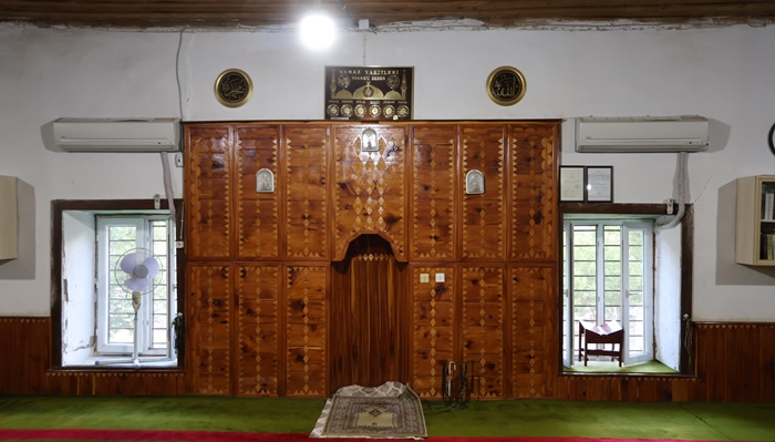 Tescilli tarihi cami geçmişin izlerini geleceğe taşıyor