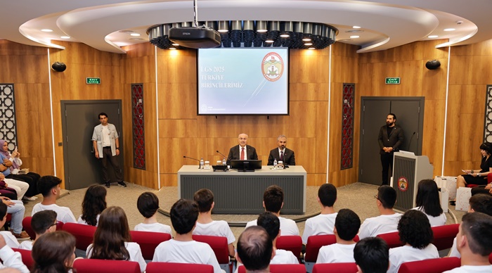 Vali Köşger LGS Birincileriyle Bir Araya Geldi