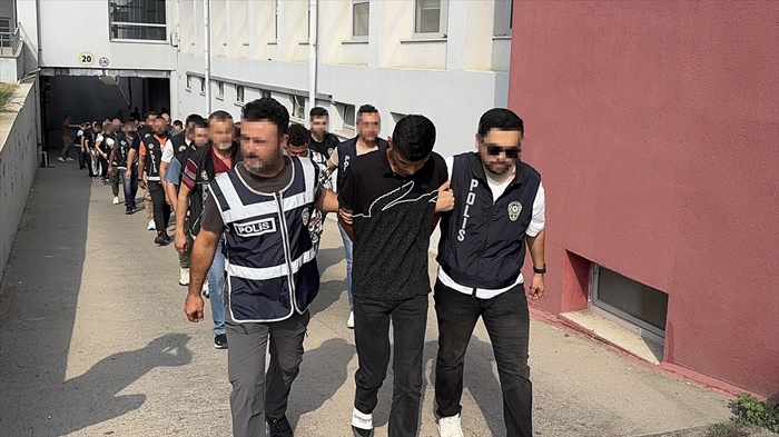 Adana merkezli "Narkokapan-Adana 2" operasyonunda yakalanan 41 zanlı adliyede