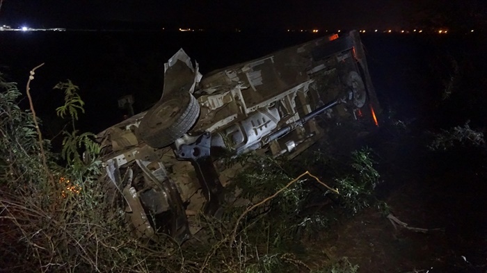 Adana'da otomobil ile kamyonet çarpıştı, 4 kişi yaralandı