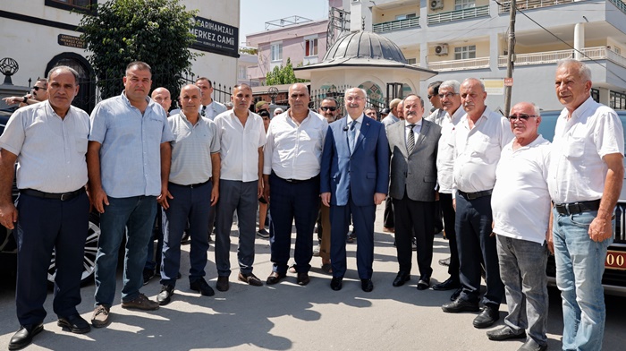 Vali Köşger, Sarıhamzalı Mahallesinde Vatandaşlarla Buluştu, Esnaf Ve Kur’an Kursu Ziyaretinde Bulundu